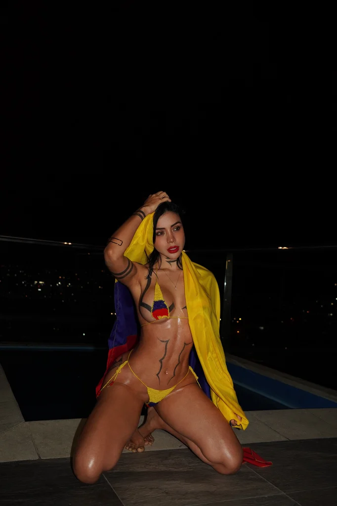 GODDESS DELETTRAA 🔥🍑 JUICY LATINA