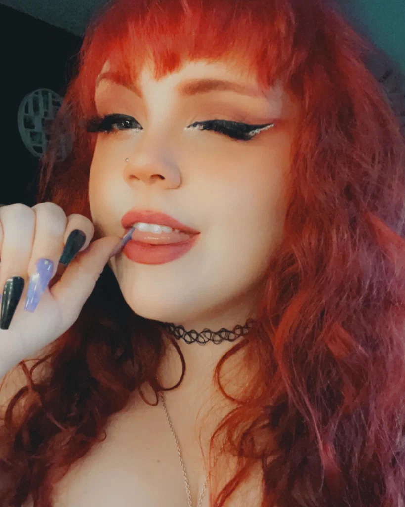 Elizabeth Rose 🥀 🖤's avatar