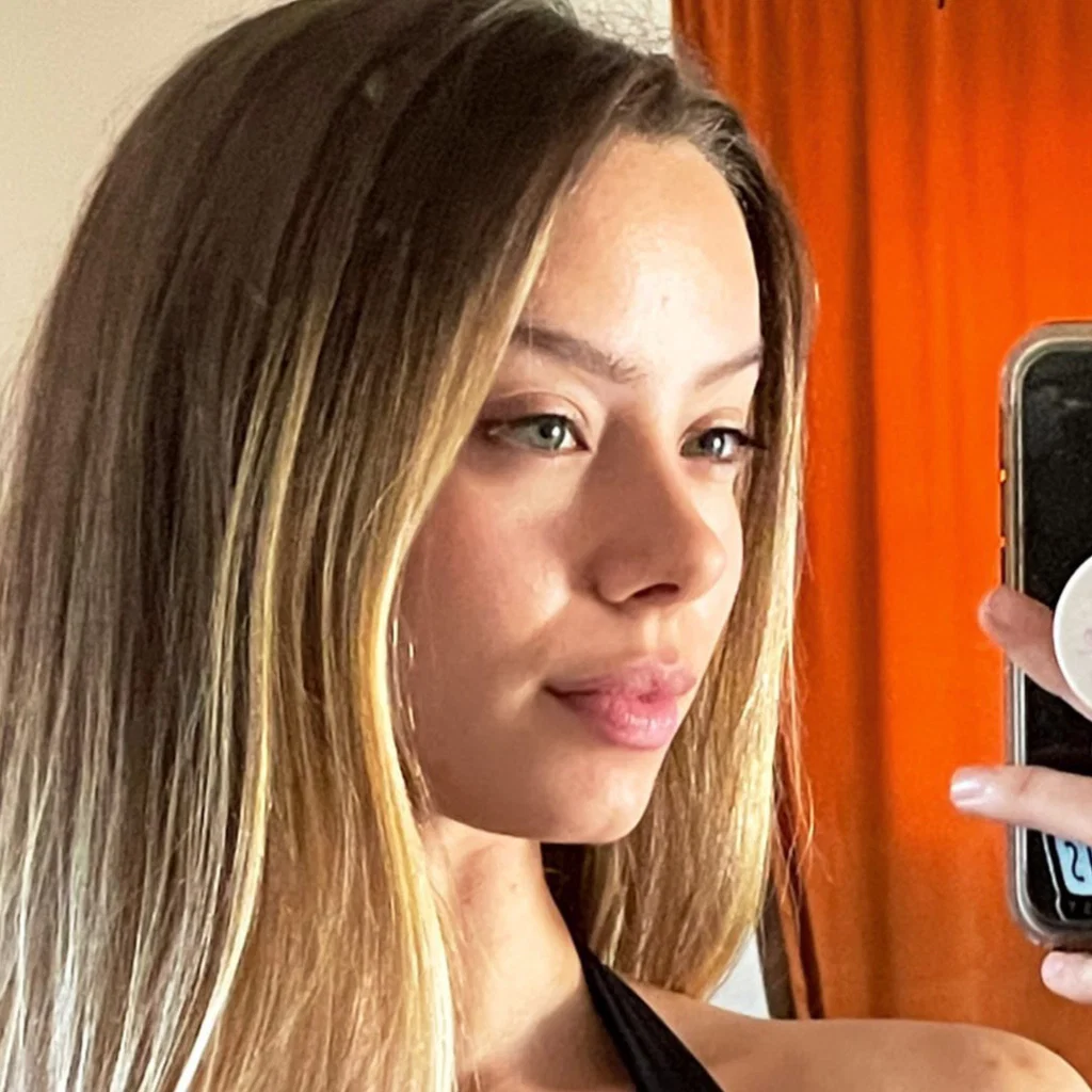 Val's avatar