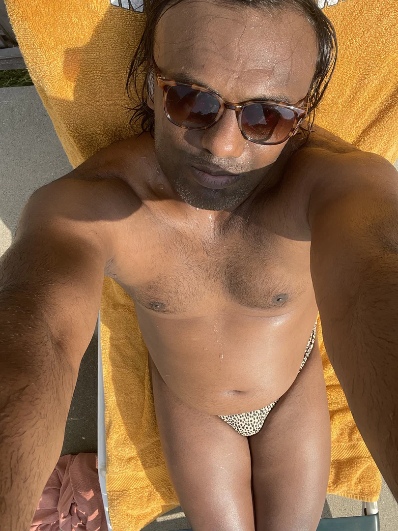 Josh with a dad bod (but not a dad) profile banner