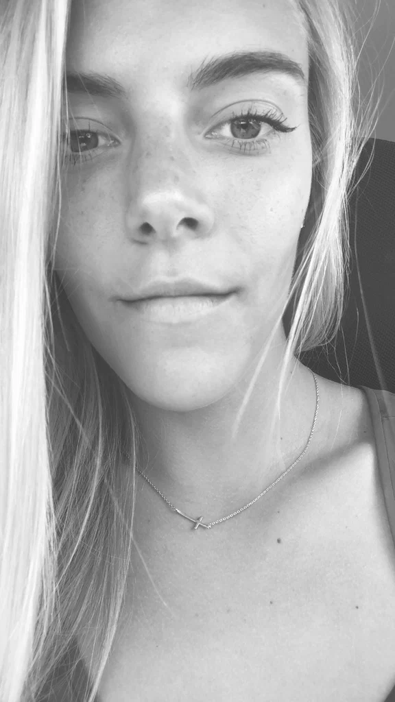 Holly Jean's avatar