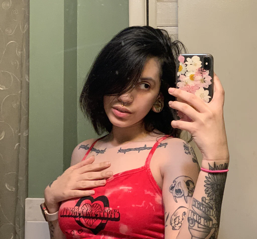 Holly ⛓🧸's avatar