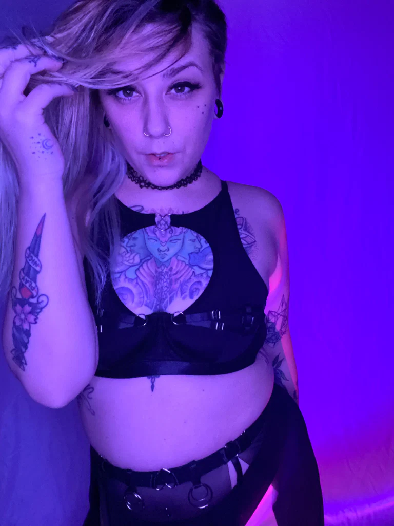 tastefully_indecent's avatar