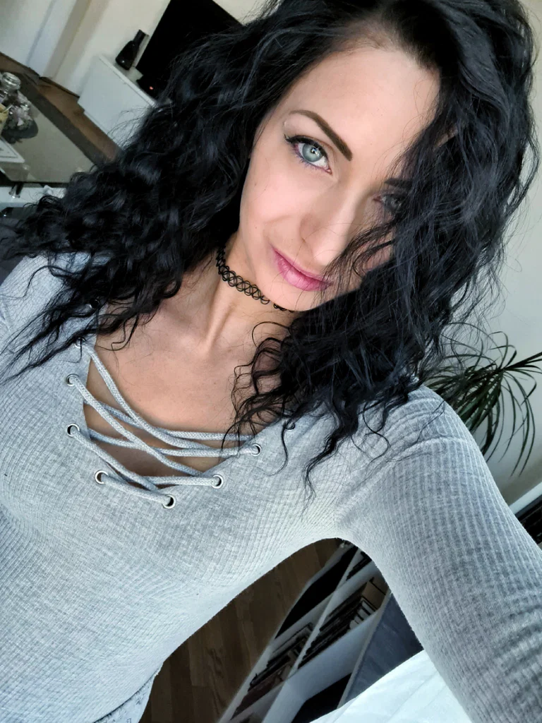 Nikol's avatar