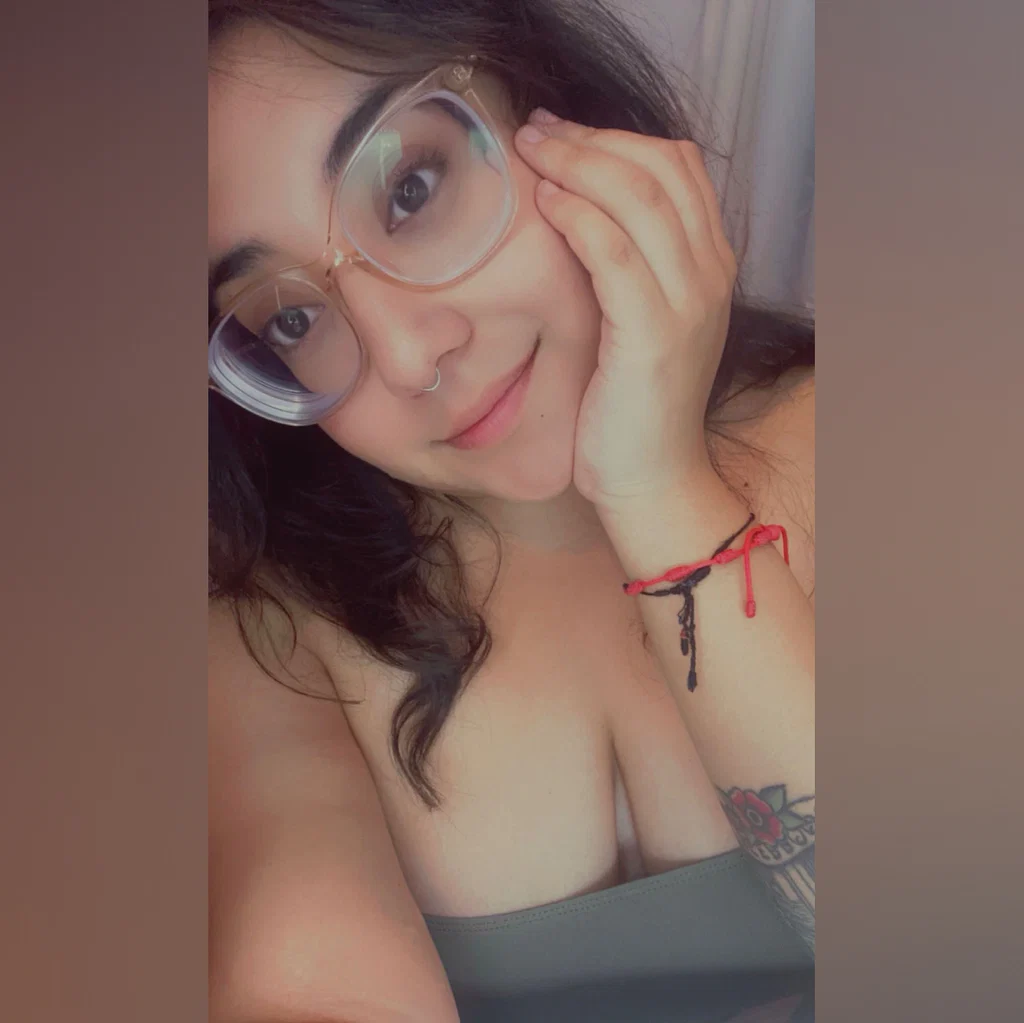 Alexandra Nicole's avatar