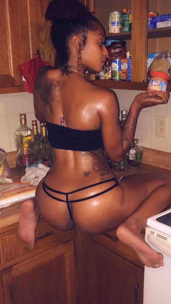 Queen Kiatyree's avatar