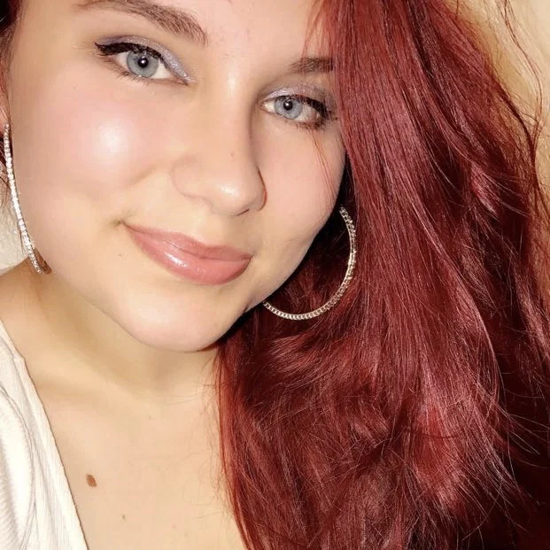 Whitney🍒's avatar