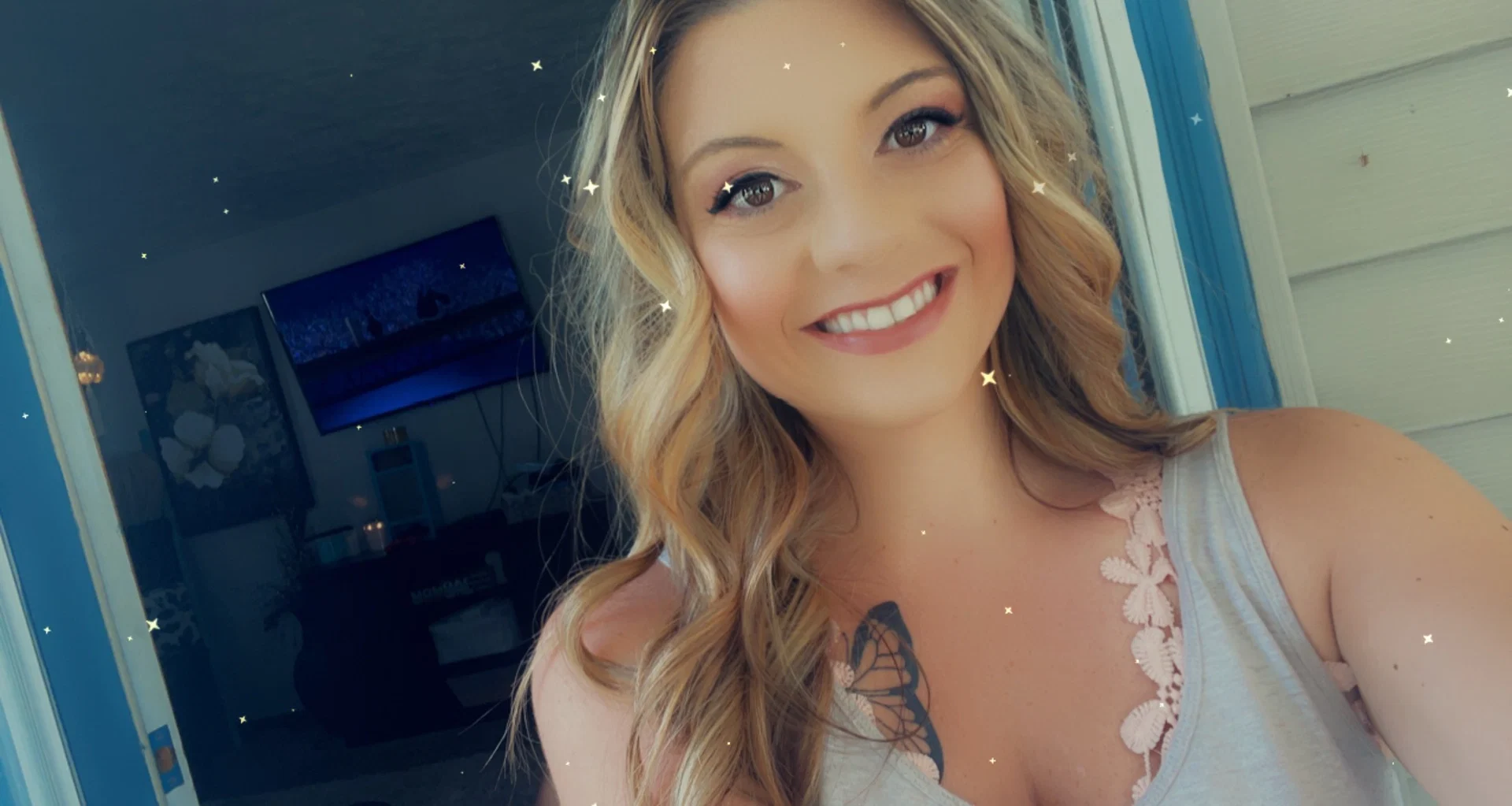 Madi Mae profile banner