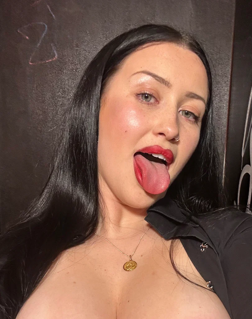 Chloe Picante🌶️'s avatar