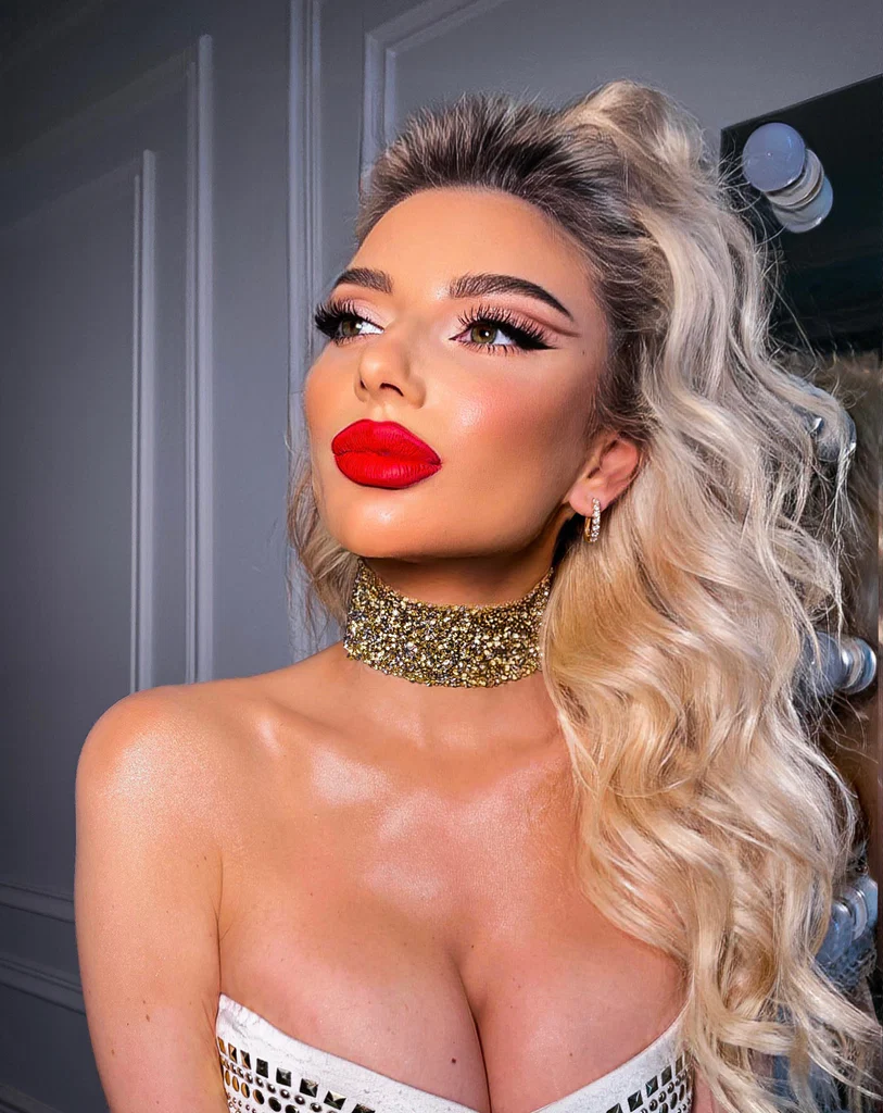 Katerina 😈 Your Favorite Blonde's avatar