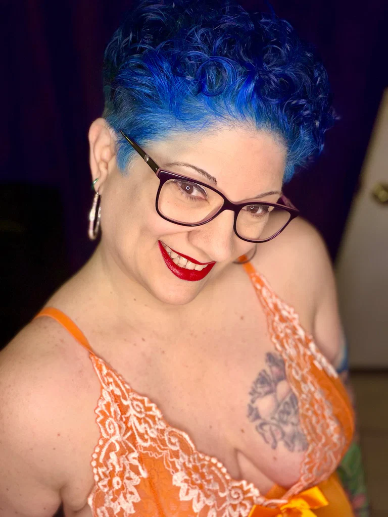 Violet V. Storm's avatar