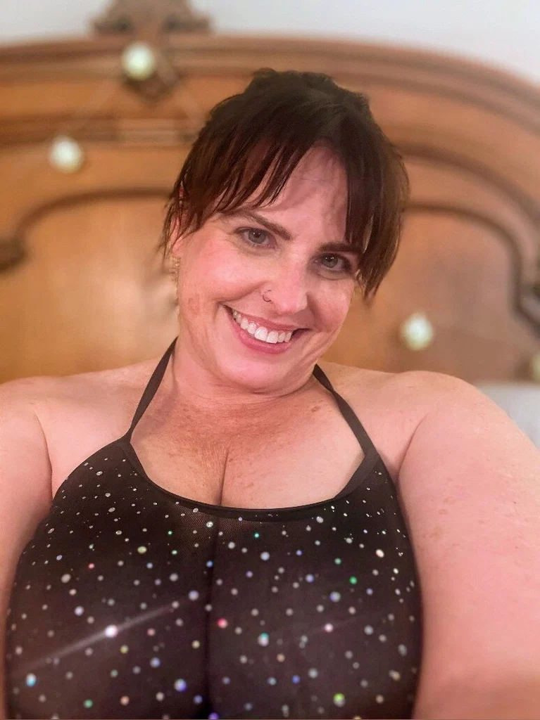 Hipsandcurves75