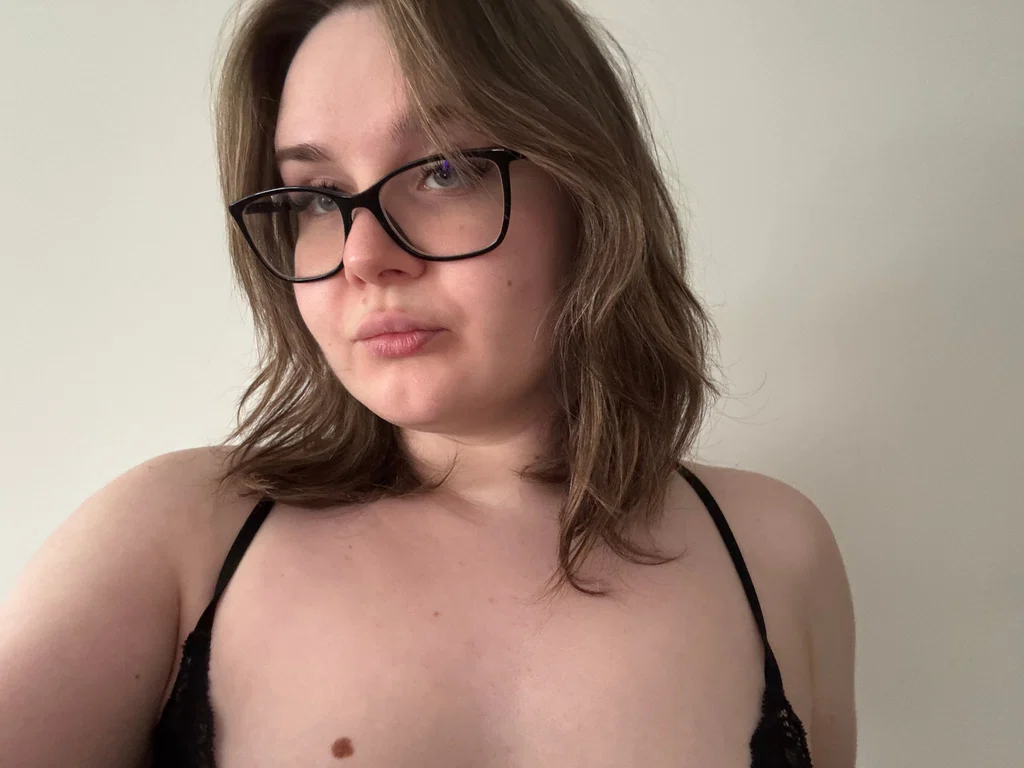 🍑💦 Curvy Nixie Sin 🍑💦