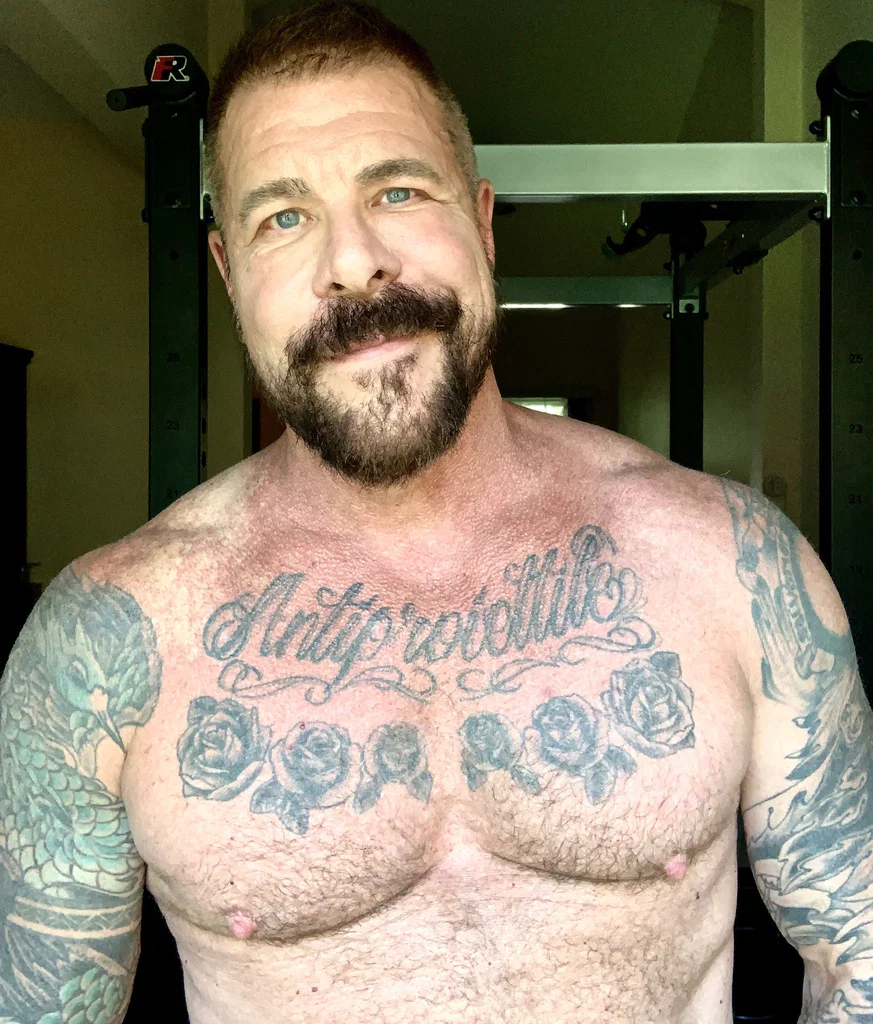 ROCCO STEELE's avatar