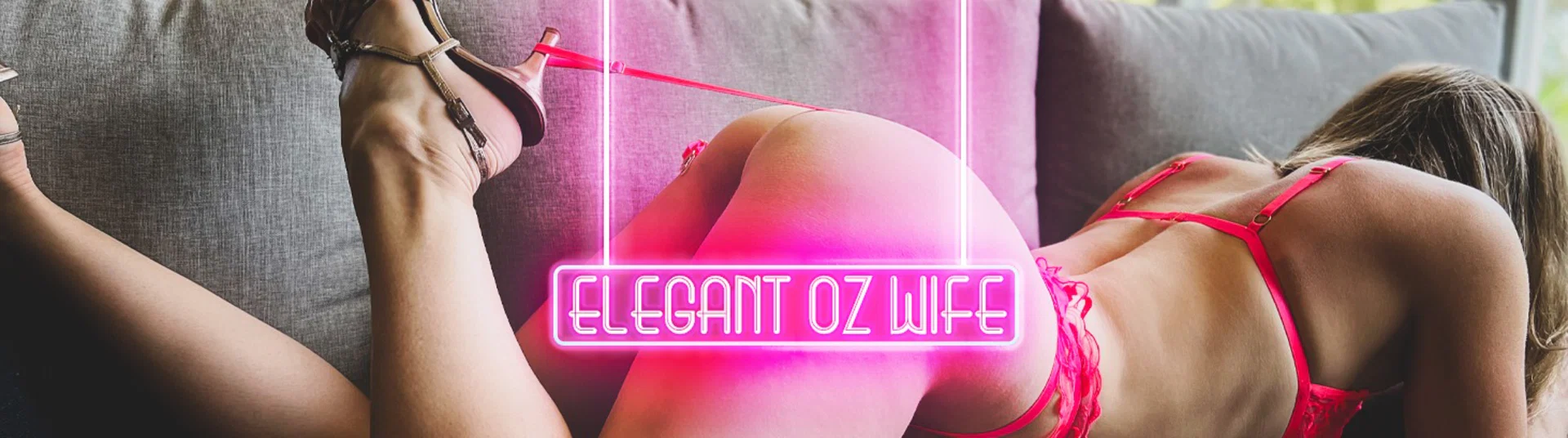 Elegant Oz Wife profile banner