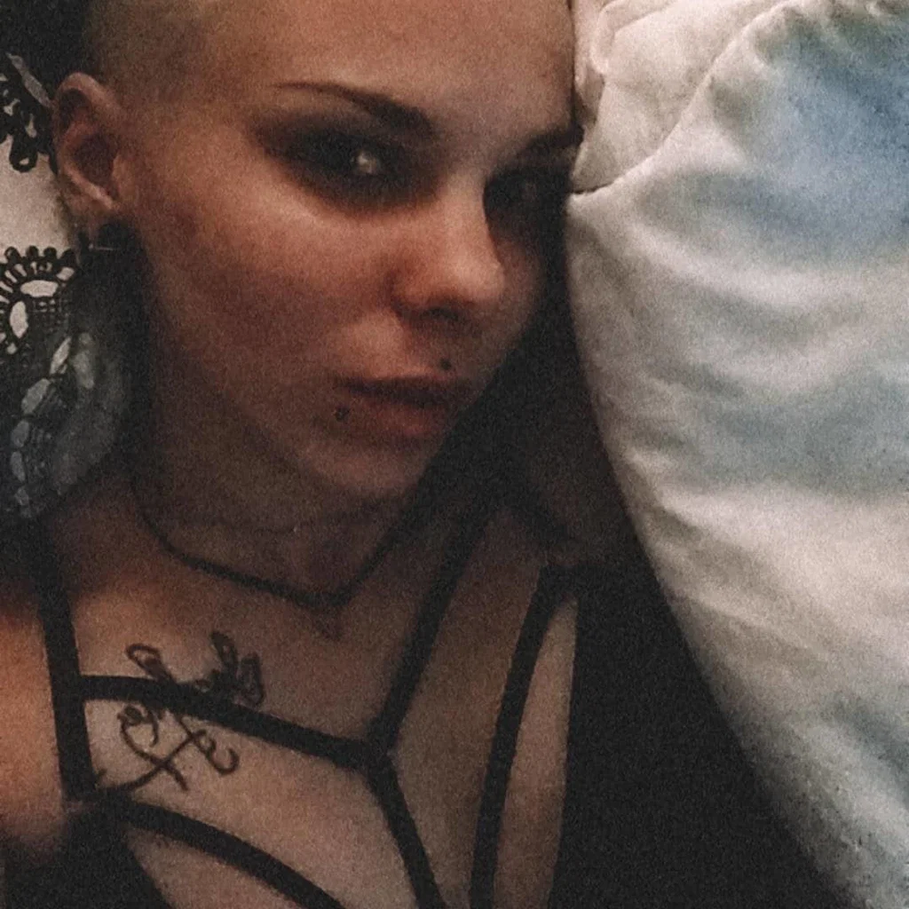 Mary Lyne's avatar