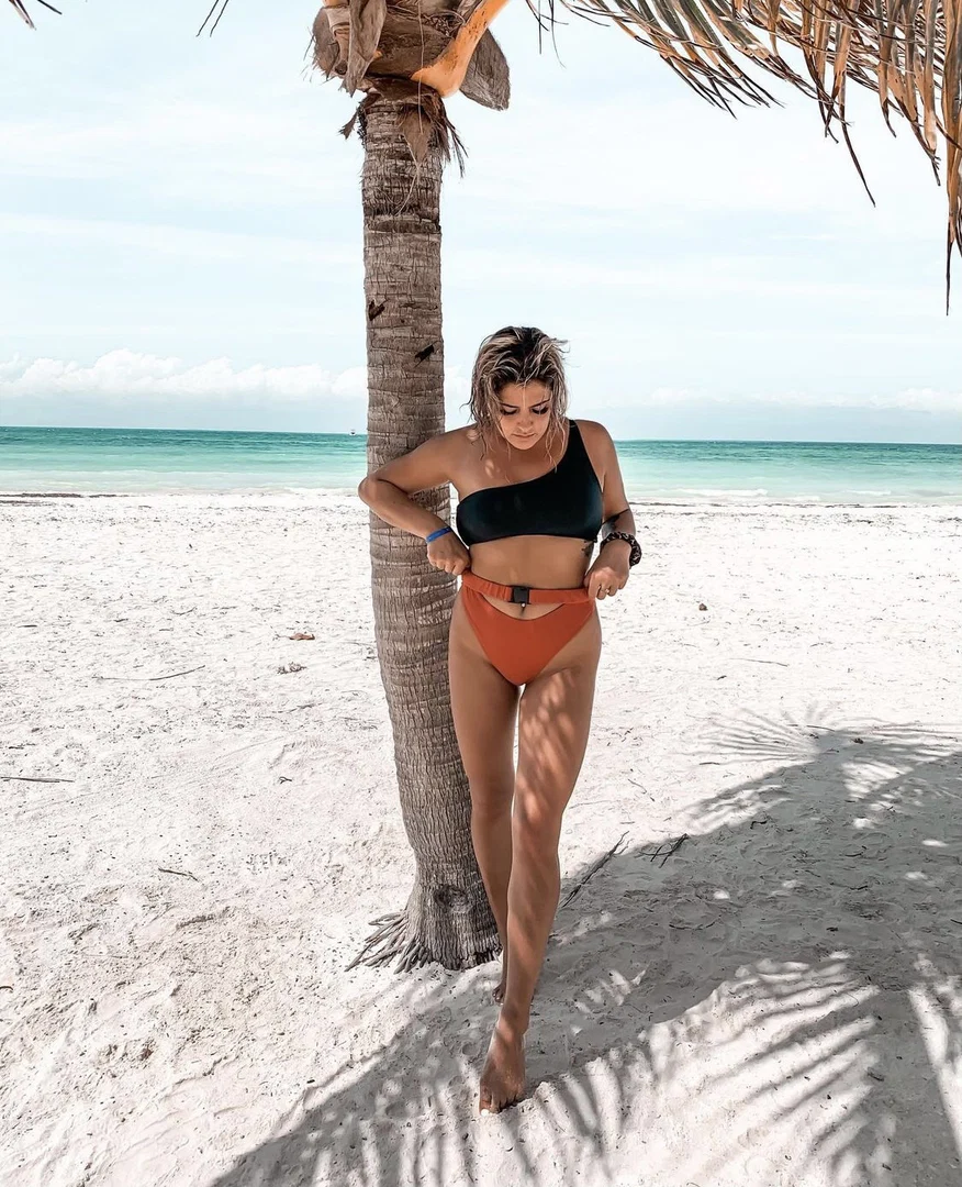 Chlo profile banner