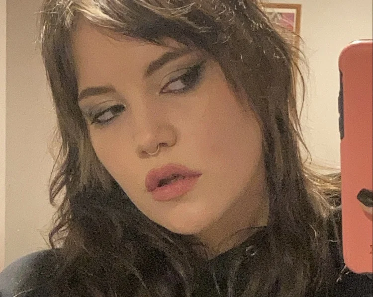 Bella profile banner