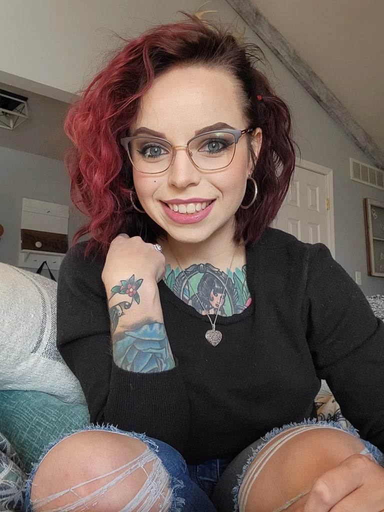Tatted_BlueEyed_Queen's avatar