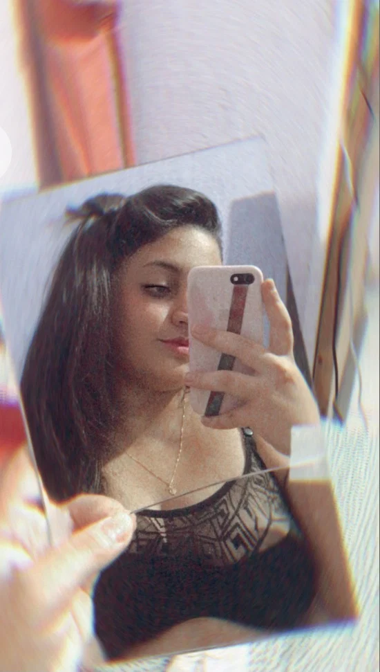 Ana Caroline's avatar