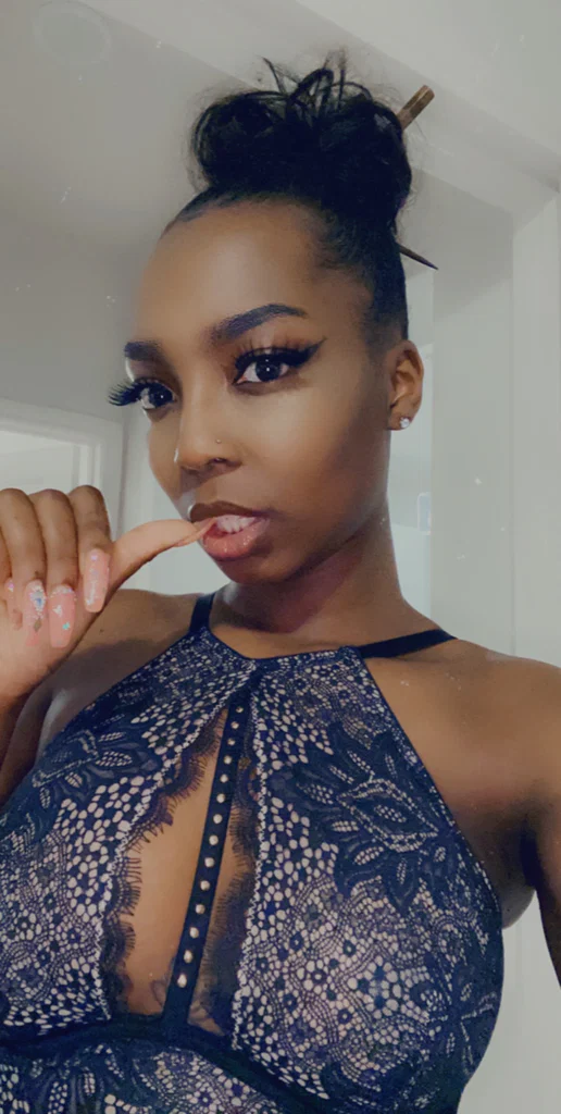 Lola Knox's avatar