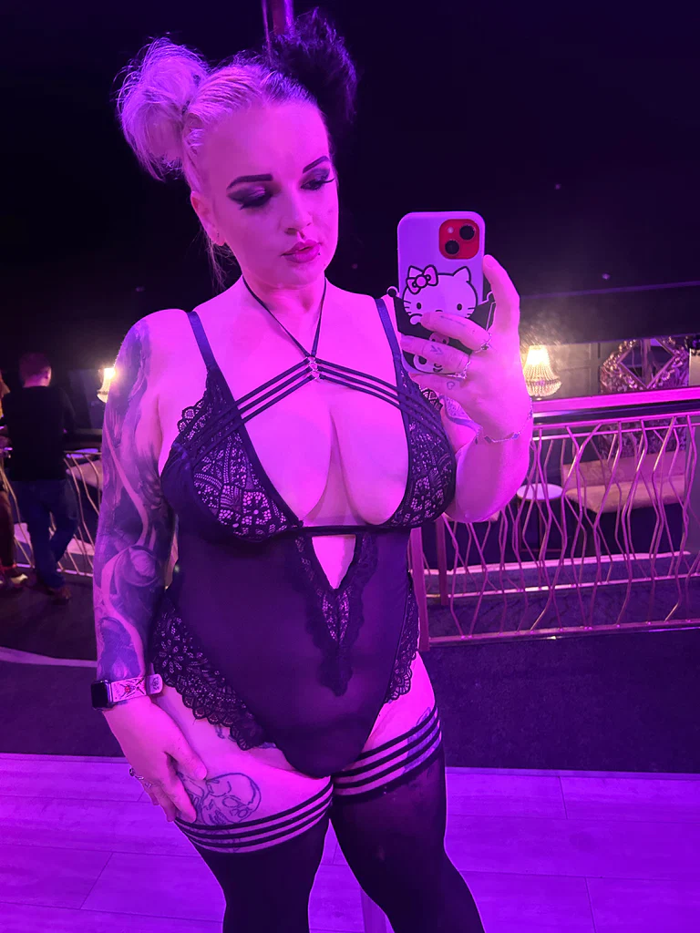 𝘗𝘰𝘭𝘦 𝘥𝘢𝘯𝘤𝘪𝘯𝘨 𝘔𝘐𝘓𝘍 🥵's avatar