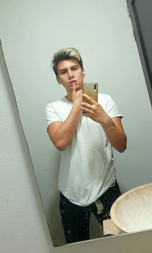 Ivan Tenorio's avatar