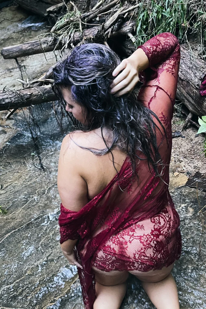 Curvyluvvz's avatar