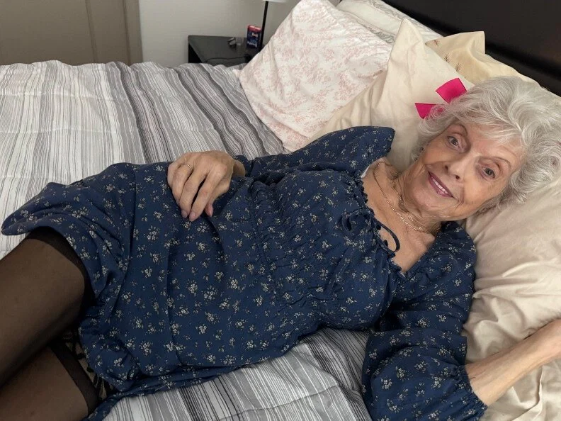 Grandma Linda π΅ profile banner