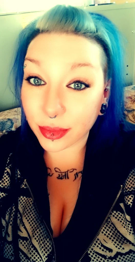 Dee's avatar