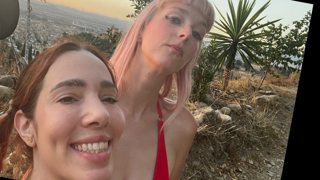 Roxy Licks Lana 🦄's avatar