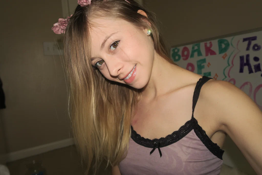 Maddie Springs Teaser Page's avatar