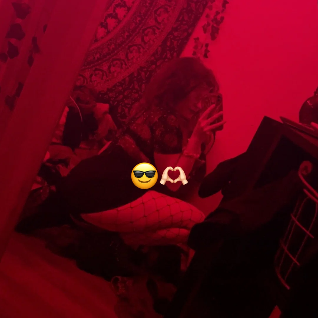 egiirl profile banner