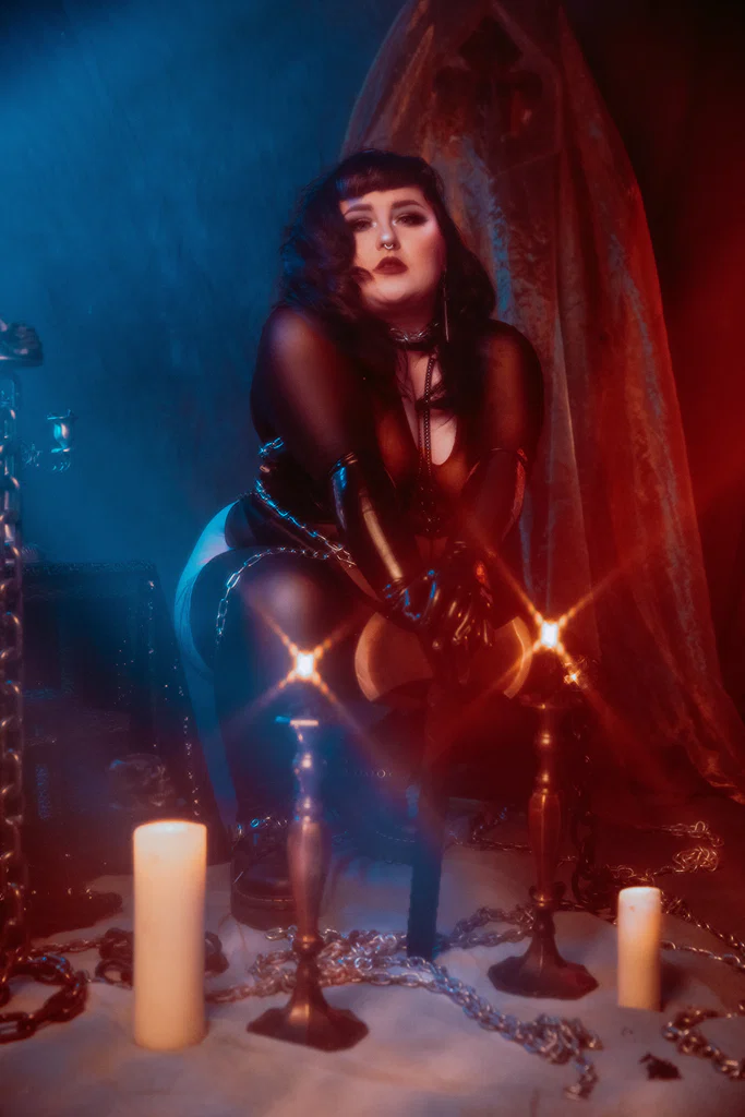 Mistress Donna Venom