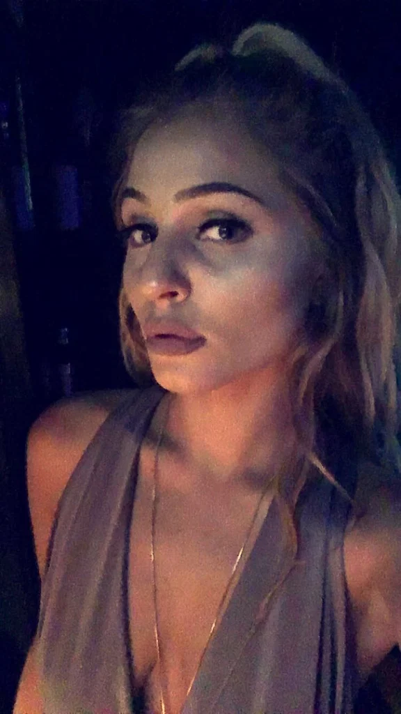 Alana Lynn's avatar