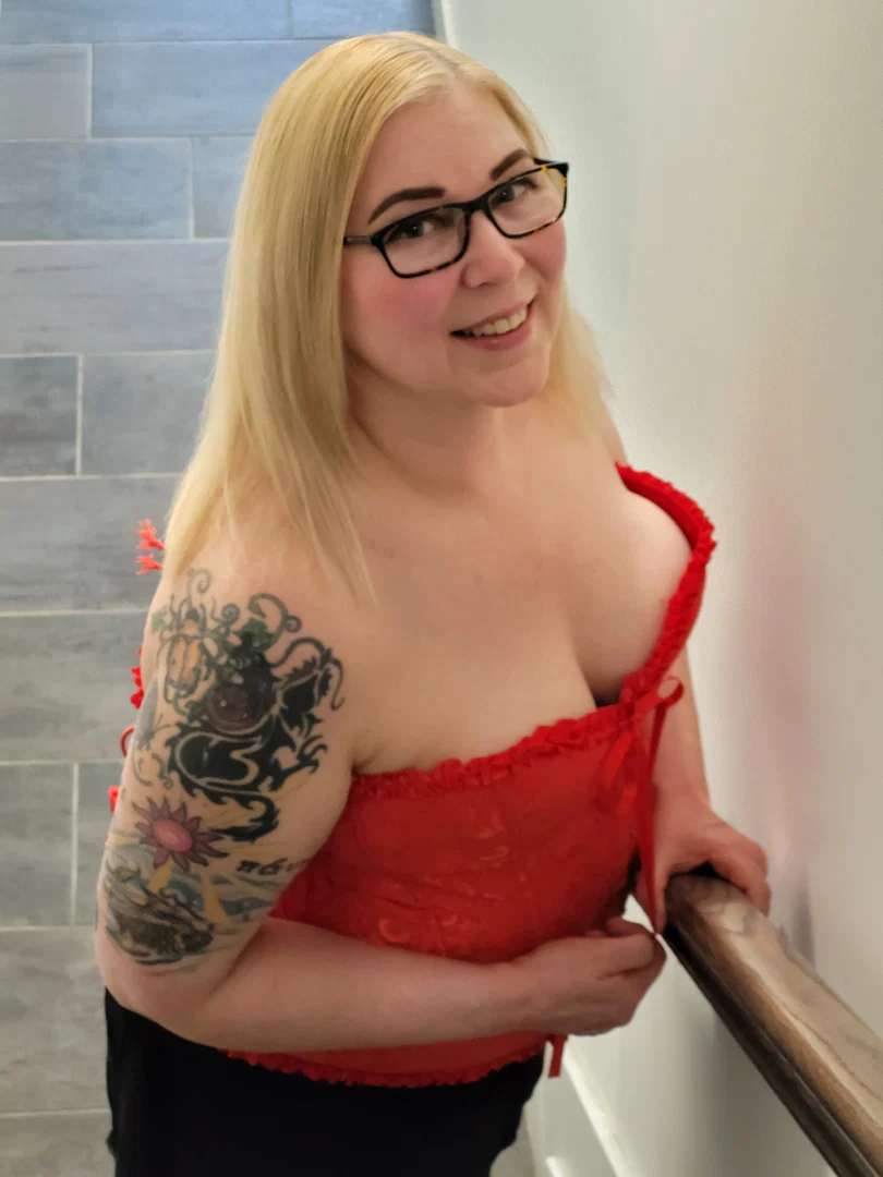 Mature Denise profile banner