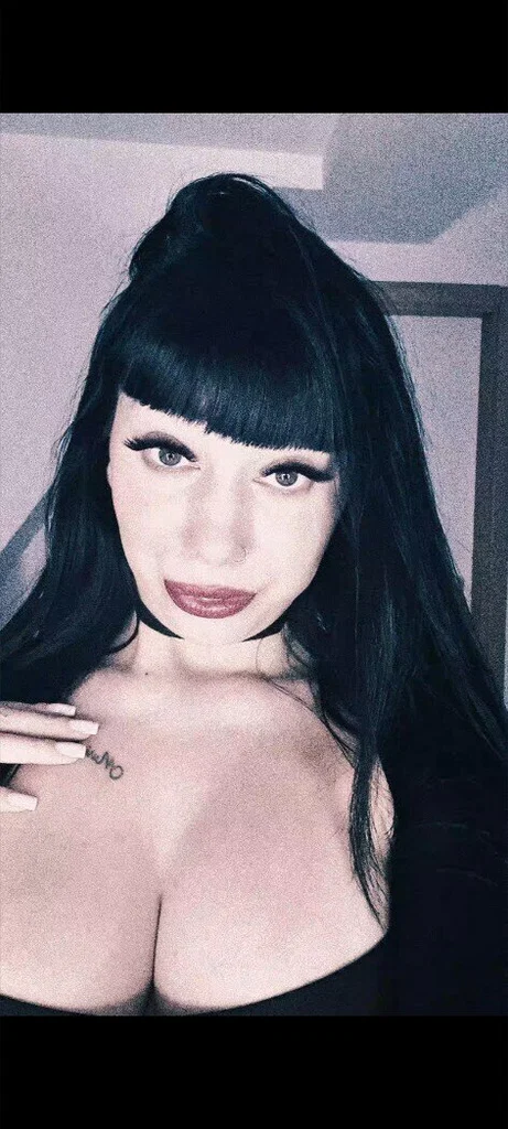 Katty Lovel's avatar