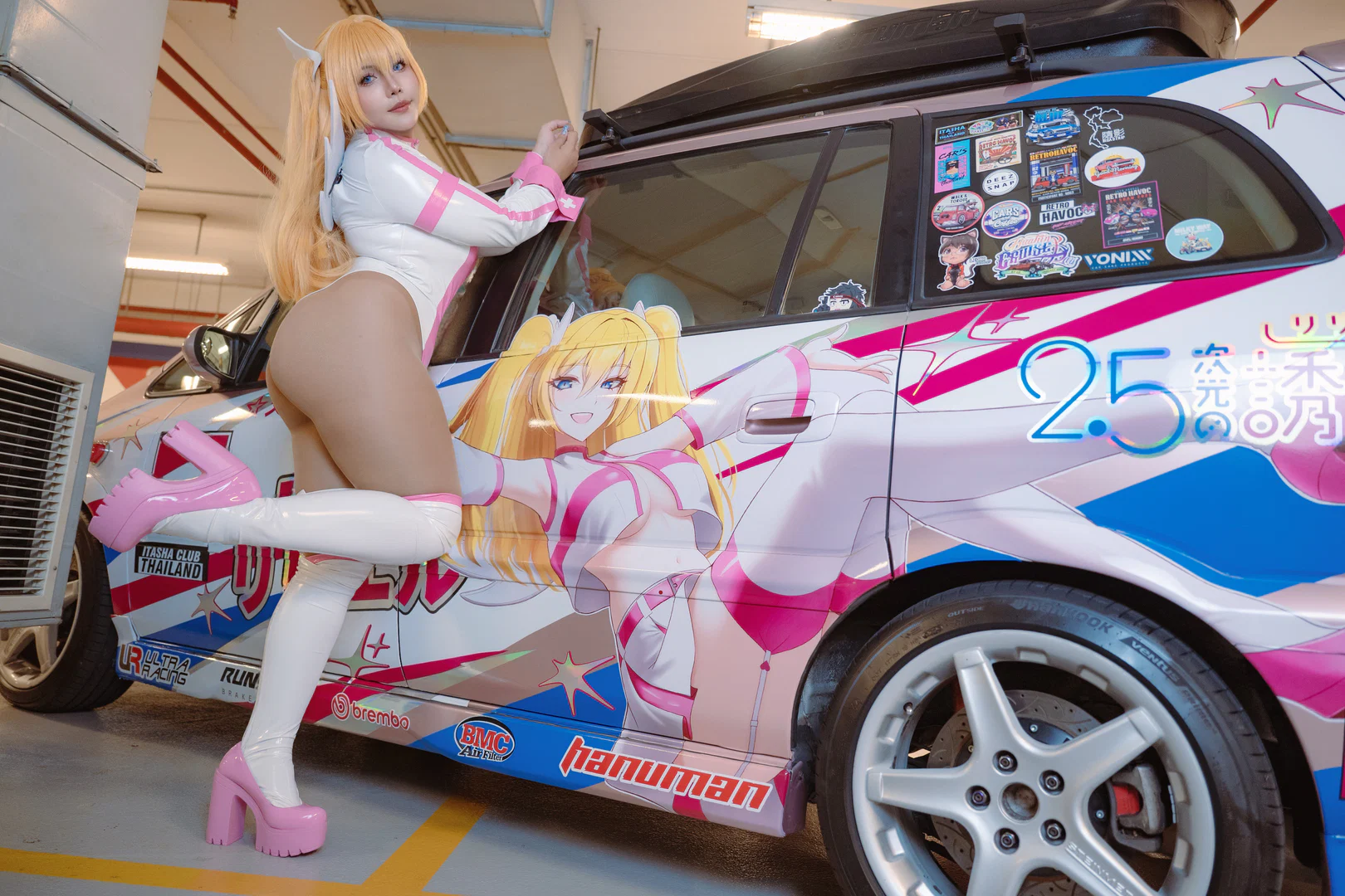 Liona profile banner