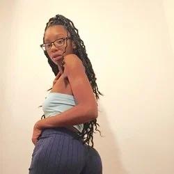 Zee🍑