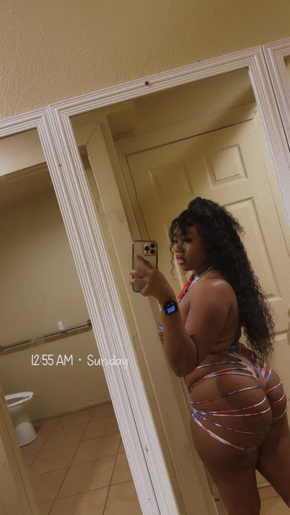 Itty Bitty🥵