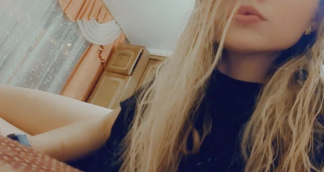 sexy blonde girl profile banner
