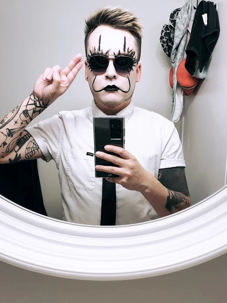 Neøn Demøn