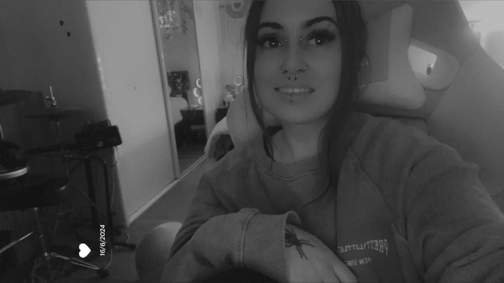Rhi 🖤