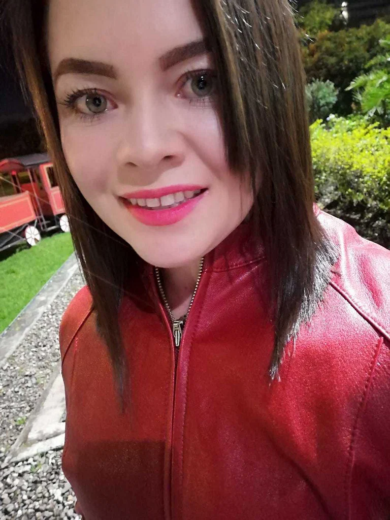 Claudia's avatar