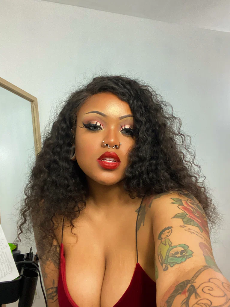 🖤Goth Step Mom🖤's avatar