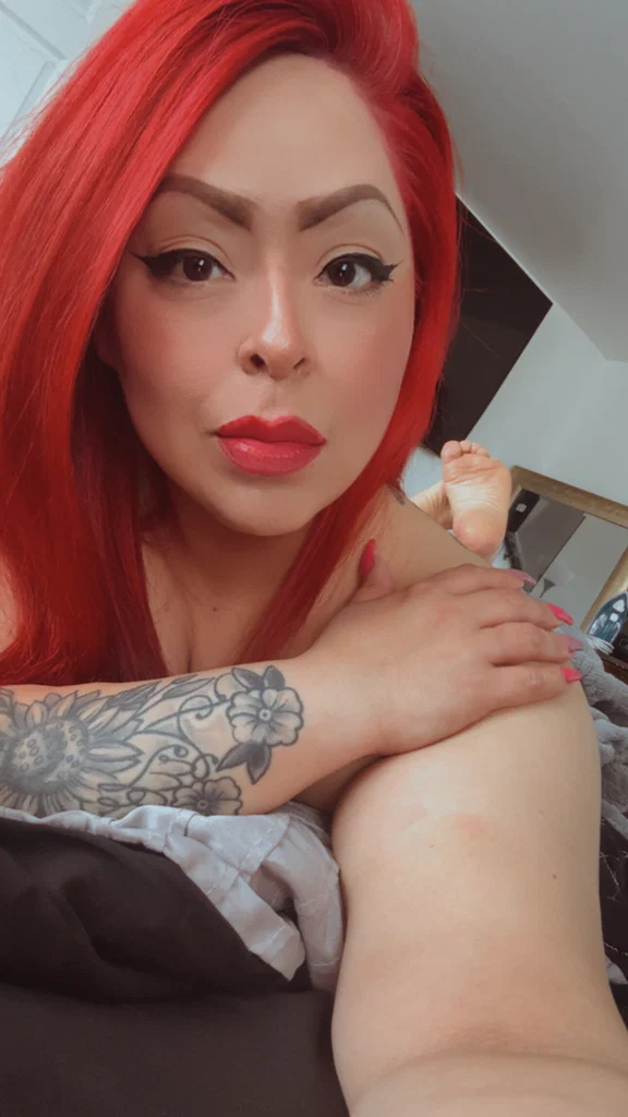 RoxxxieRosee's avatar