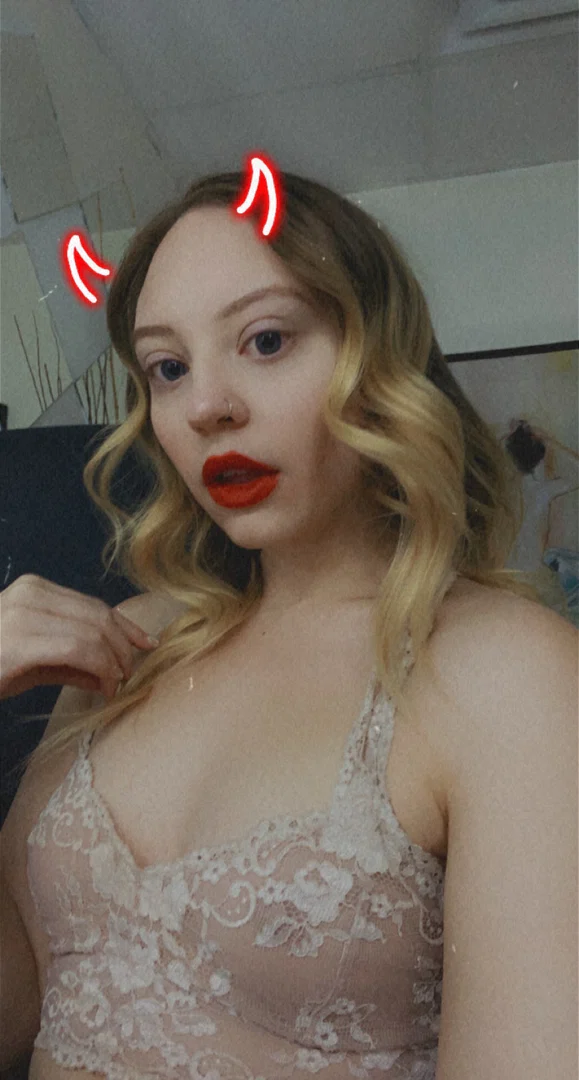 Lili Turner profile banner