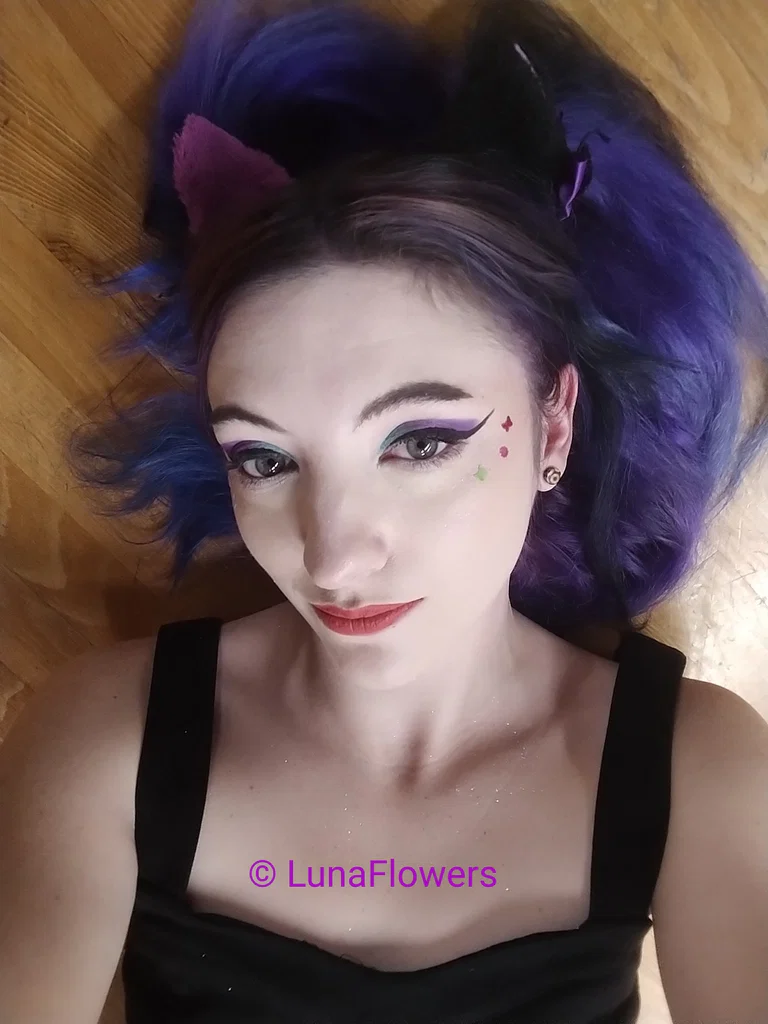 Luna Flowers's avatar