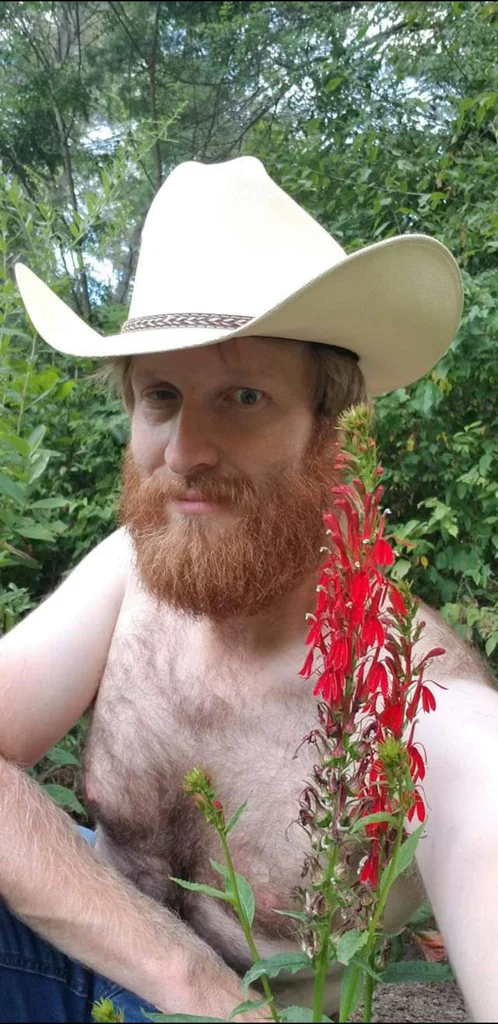 The SGG: Shirtless Ginger Gardener's avatar