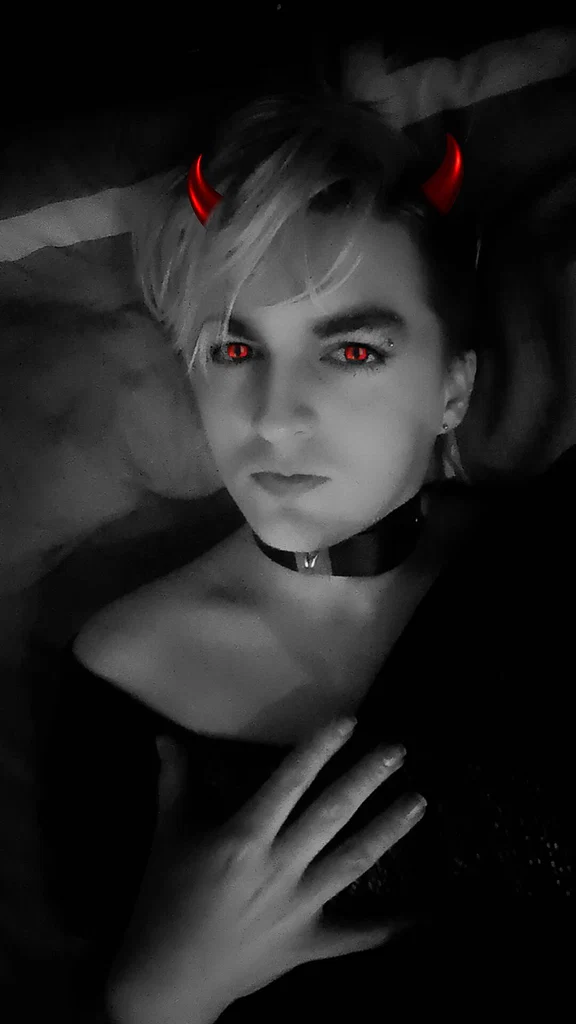 Fabian Nightingale 💛🤍💜🖤